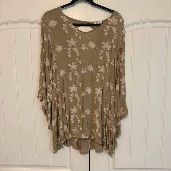 Umgee Tops - Umgee Green Floral Blouse